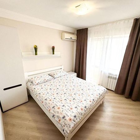 Artal Apartment On Obolonskyi Avenue 16A 基輔 外观 照片